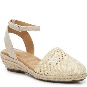 Kelly & Katie Cream Espadrille Wedges Size 9 - Like New Condition